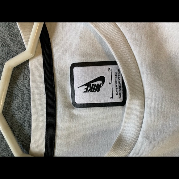 NIKE SWEATER! super comfy!! - Picture 2 of 2